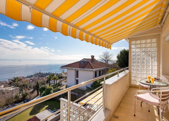 Kvarner Bay View 公寓